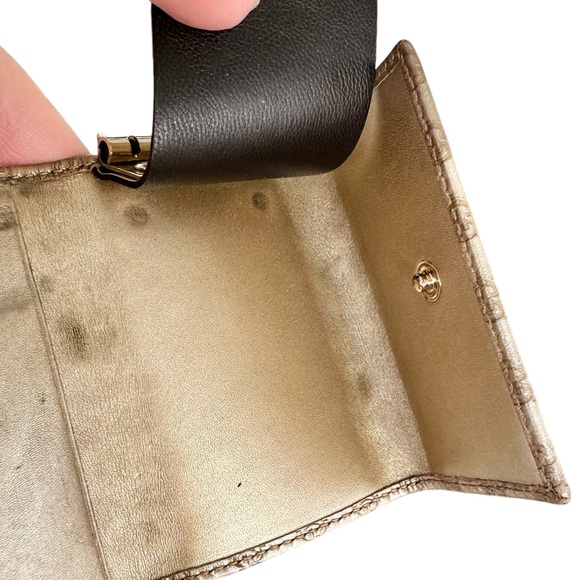 Authentic GUCCI Micro GG Bow Guccisima Champagne Gold Leather Card Key Holder - Picture 8 of 13